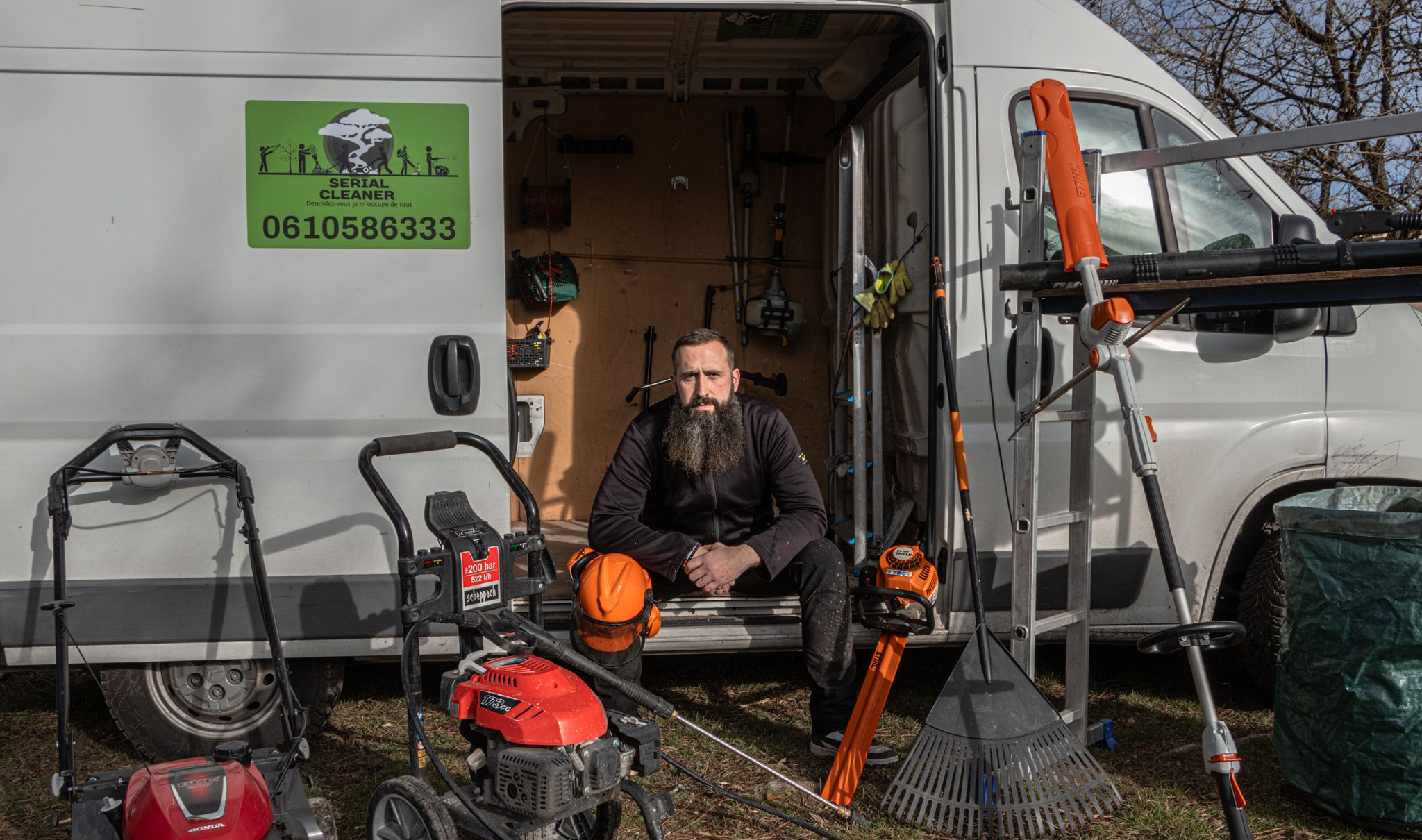 Manuel, fondateur de Serial Cleaner, entreprise de nettoyage intérieur et extérieur à Périgueux.